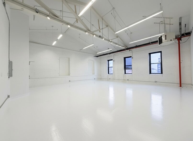More Photos Of 3511 9th St, Long Island City Office Residential For Lease
