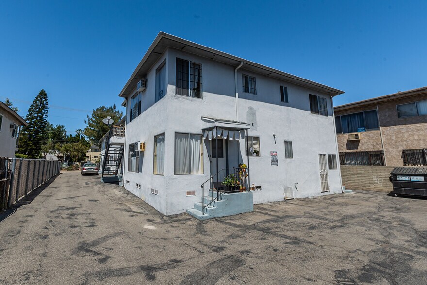 More Photos Of 11852 Chandler Blvd, Valley Village Apartments For Sale