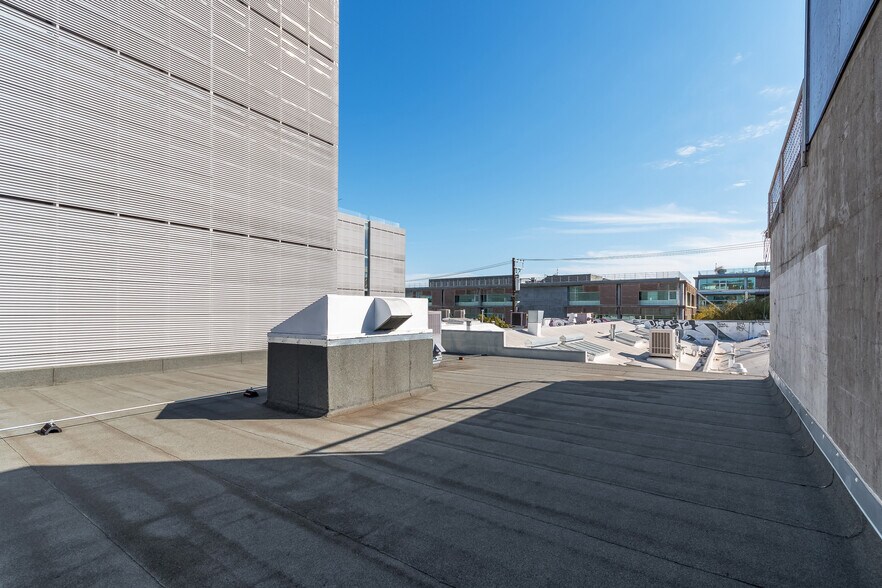 More Photos Of 343-345 Vermont St, San Francisco Light Distribution For Sale