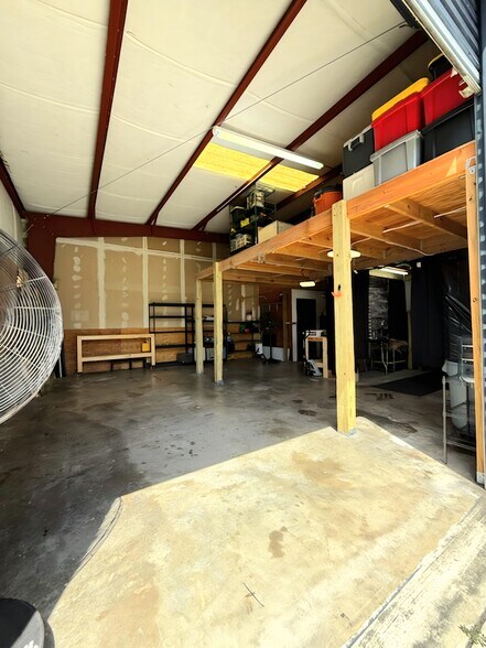 More Photos Of 2632 Pemberton Dr, Apopka Warehouse For Lease