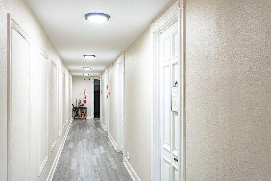 More Photos Of 214 E Main St, Brenham Office Residential For Sale