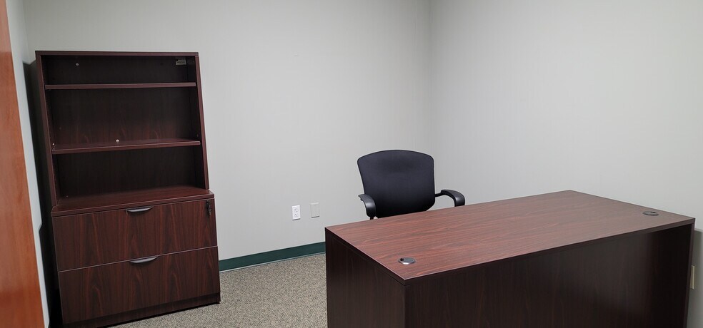 More Photos Of 131 New Rd, Parsippany Storefront For Lease