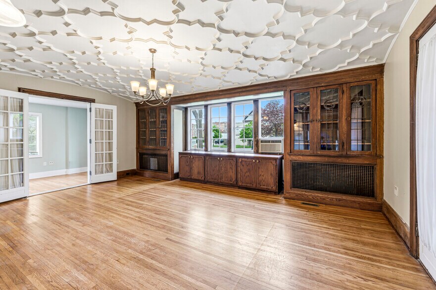 More Photos Of 527 W Colfax Ave, South Bend Office For Sale
