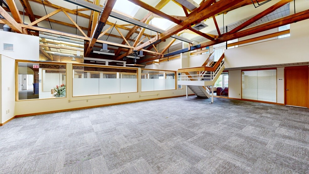 Primary Photo Of 977-1001 Elm St, Manchester Office For Lease