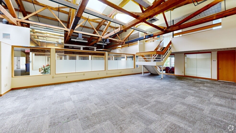 Primary Photo Of 977-1001 Elm St, Manchester Office For Lease