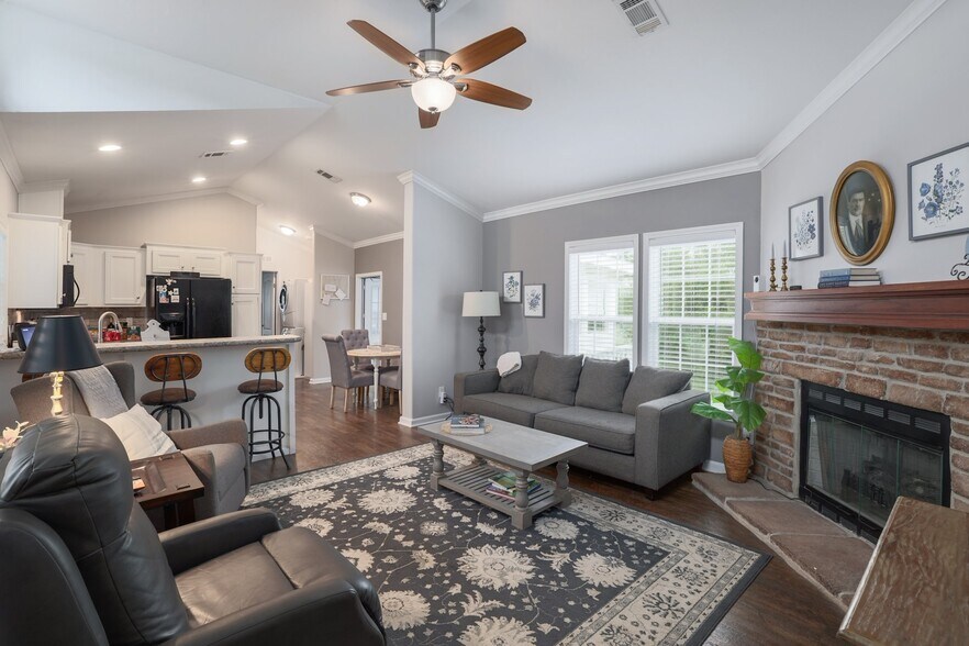 More Photos Of 2550 Bell Springs Rd, Dripping Springs Lodge Meeting Hall For Sale