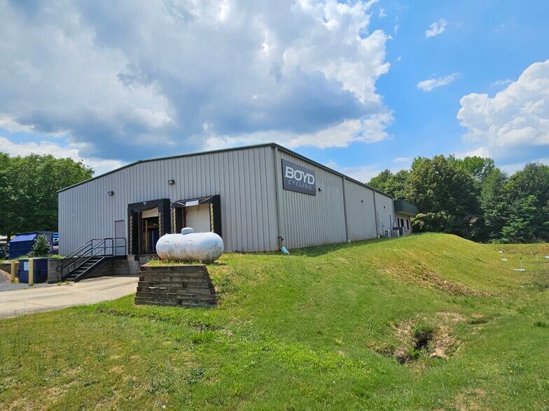More Photos Of 1105 Old Buncombe Rd, Greenville Flex For Lease