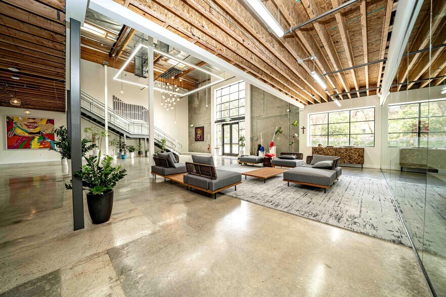 More Photos Of 2001 Saturn St, Monterey Park Light Distribution For Sale