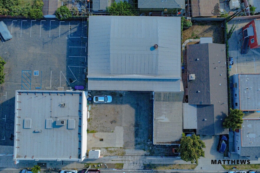 More Photos Of 1144 E Hyde Park Blvd, Inglewood Distribution For Sale