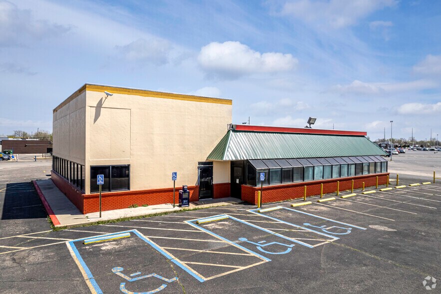 More Photos Of 2401-2565 S Seneca St, Wichita General Retail For Sale
