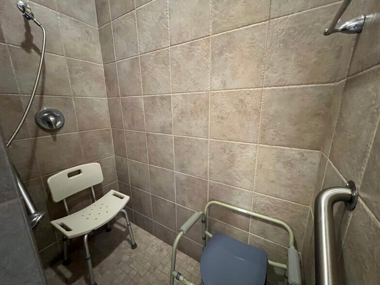 More Photos Of 74115 Portola Pointe Ln, Palm Desert Healthcare For Sale