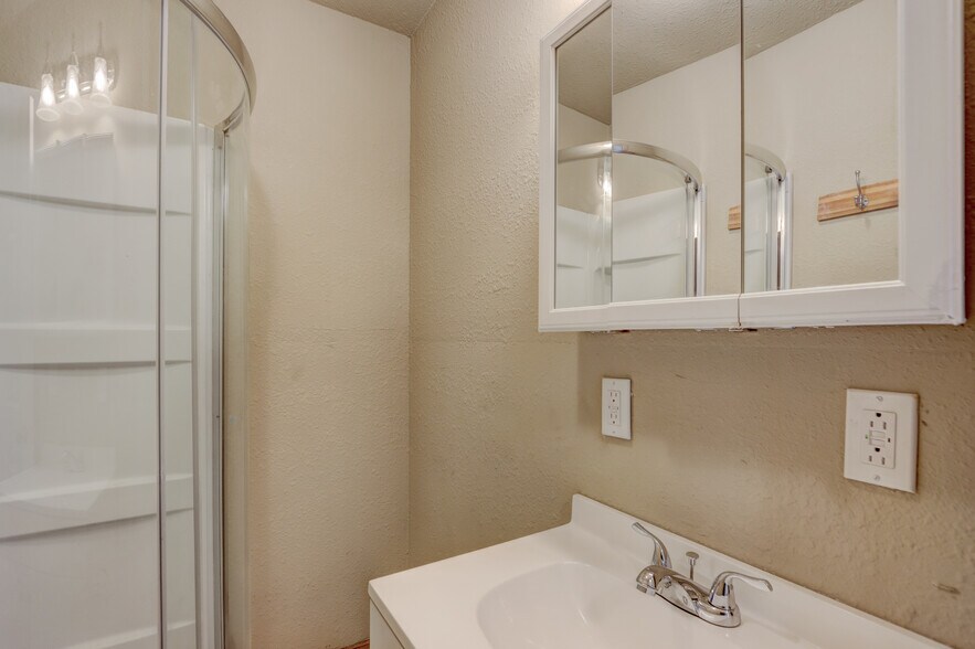 More Photos Of 27210 S Highway 125, Afton Apartments For Sale