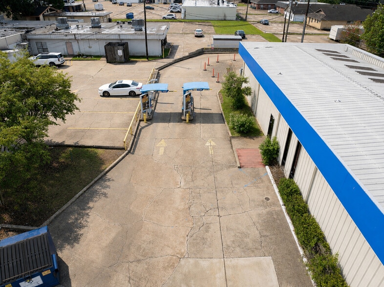 More Photos Of 1308 Windsor Pl, Alexandria Carwash For Sale