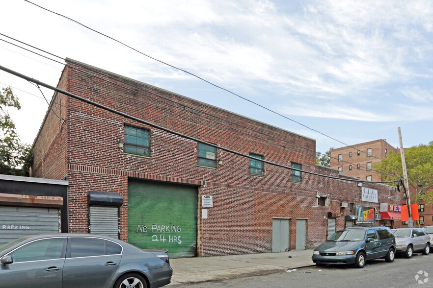 More Photos Of 10-01-10-03 40th Ave, Long Island City Warehouse For Lease
