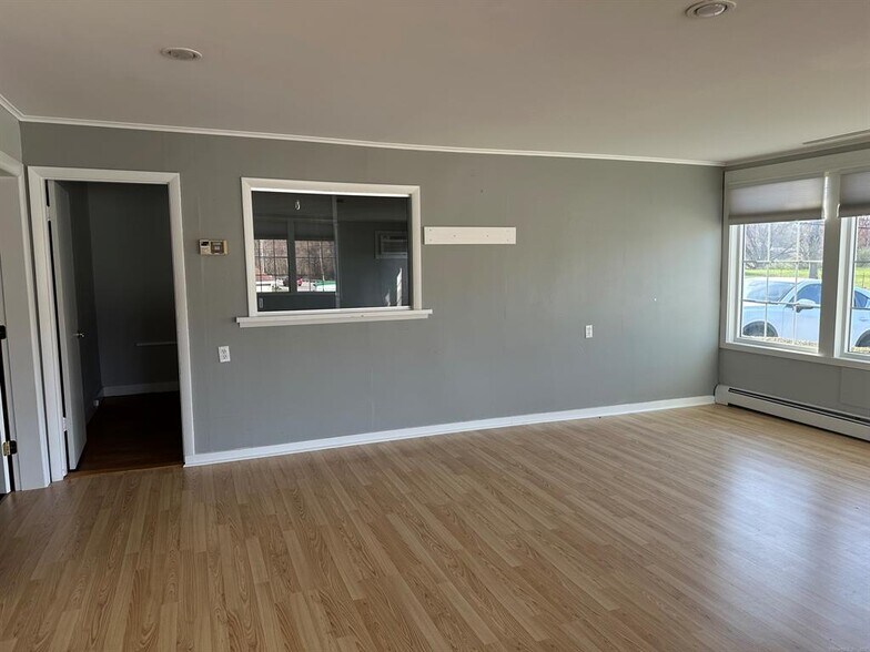 More Photos Of 152-160 Route 171, Woodstock Freestanding For Lease