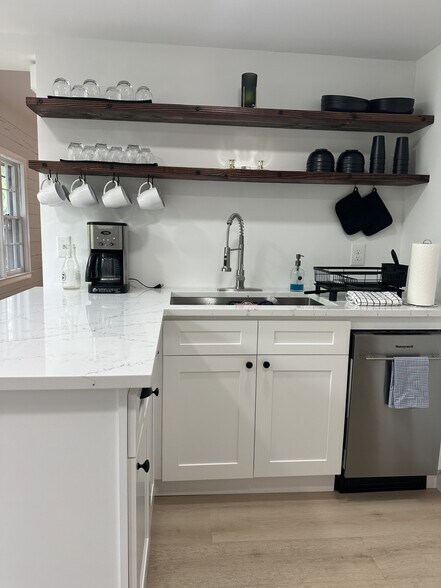 More Photos Of 270 North St, Cutchogue Office Residential For Lease