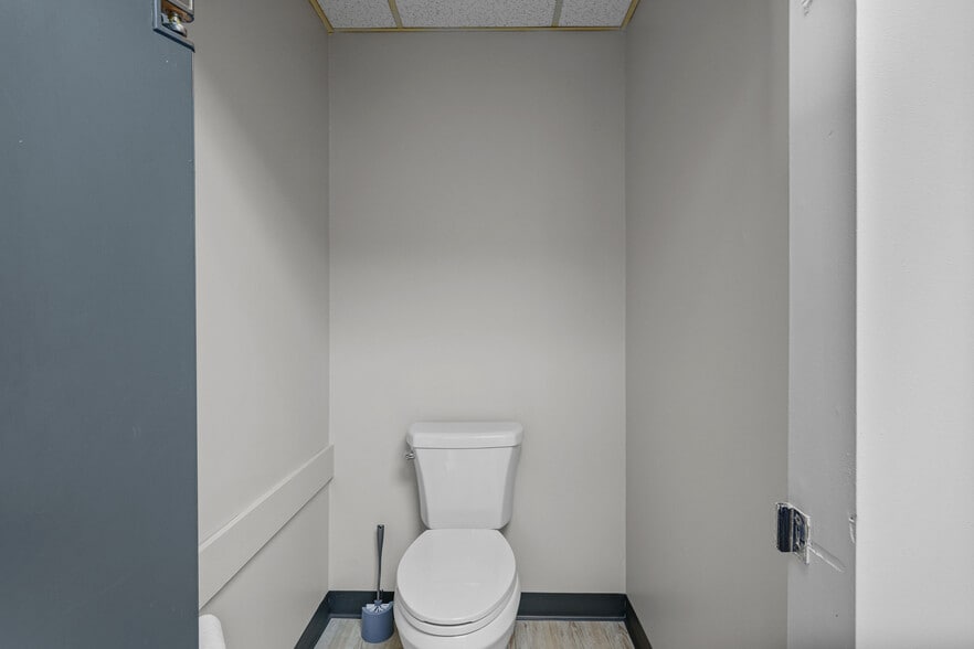 More Photos Of 65 Valley St, East Providence Office For Lease