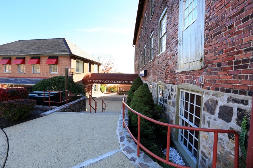 More Photos Of 100 S Main St, Doylestown Office For Lease