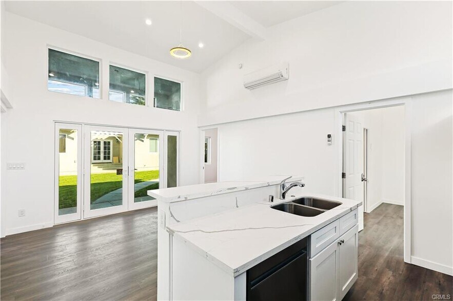 More Photos Of 552 N Cambridge St, Orange Multifamily For Sale