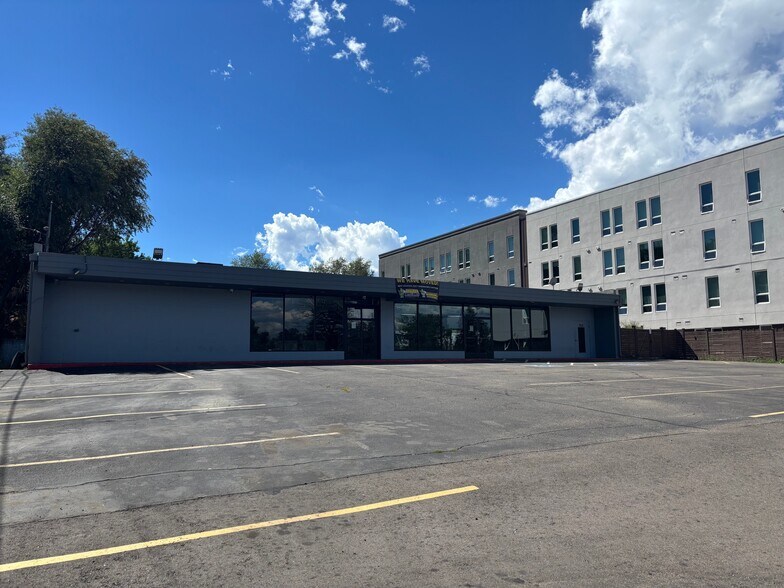 More Photos Of 9110 Ralston Rd, Arvada Showroom For Sale