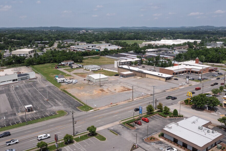 More Photos Of 408 W Main St, Hendersonville Land For Lease