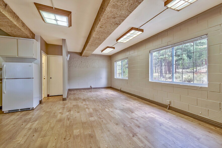 More Photos Of 2140 US Highway 50, South Lake Tahoe Warehouse For Sale