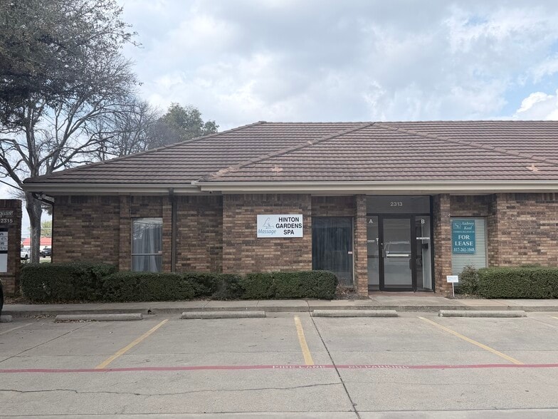 More Photos Of 2313 Roosevelt Dr, Dwg Office For Sale