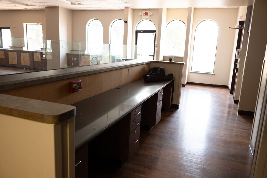 More Photos Of 3301 E US Highway 377, Granbury Storefront Retail Office For Lease