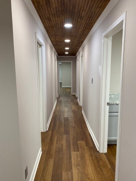 More Photos Of 1991 N Williamsburg Dr, Decatur Medical For Lease