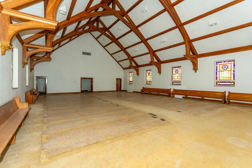 More Photos Of 2001 Avenue Z, Birmingham Religious Facility For Sale