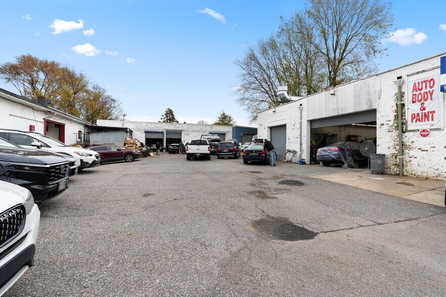 More Photos Of 1388 Richmond Ter, Staten Island Freestanding For Sale