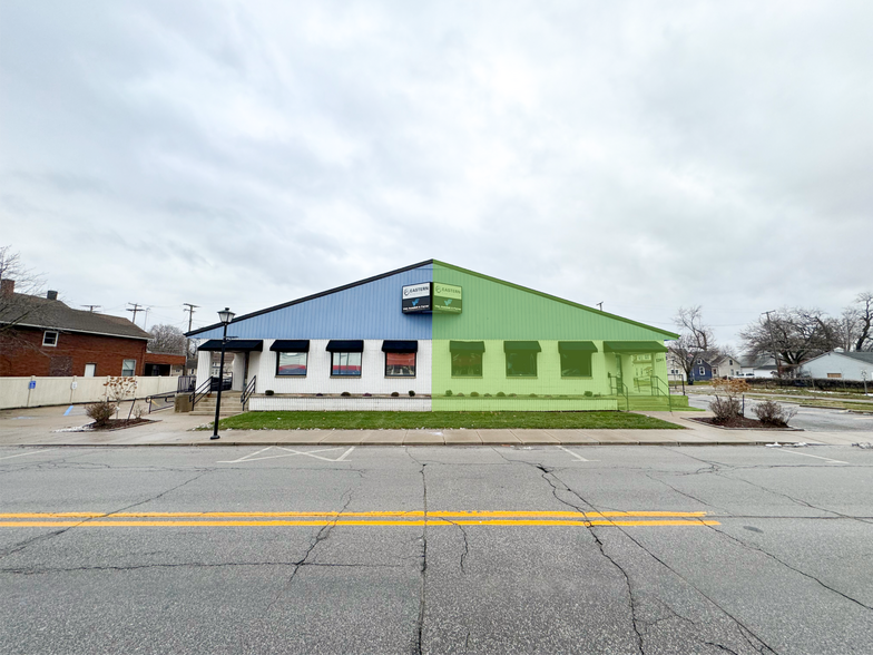 Primary Photo Of 1241 N Wells St, Fort Wayne Warehouse For Lease