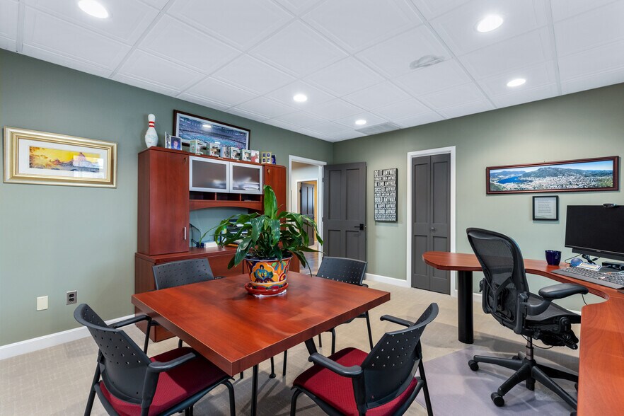 More Photos Of 1 Harris St, Newburyport Medical For Lease