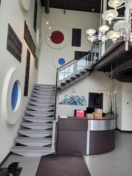 More Photos Of 10 Rue Gaston-Dumoulin, Blainville Light Distribution For Lease