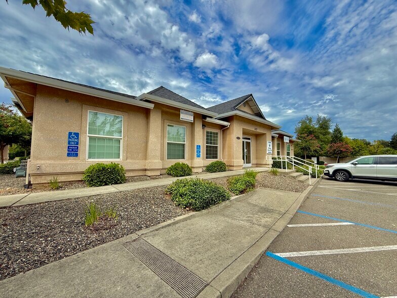 Primary Photo Of 1425 Victor Ave, Redding Office For Lease