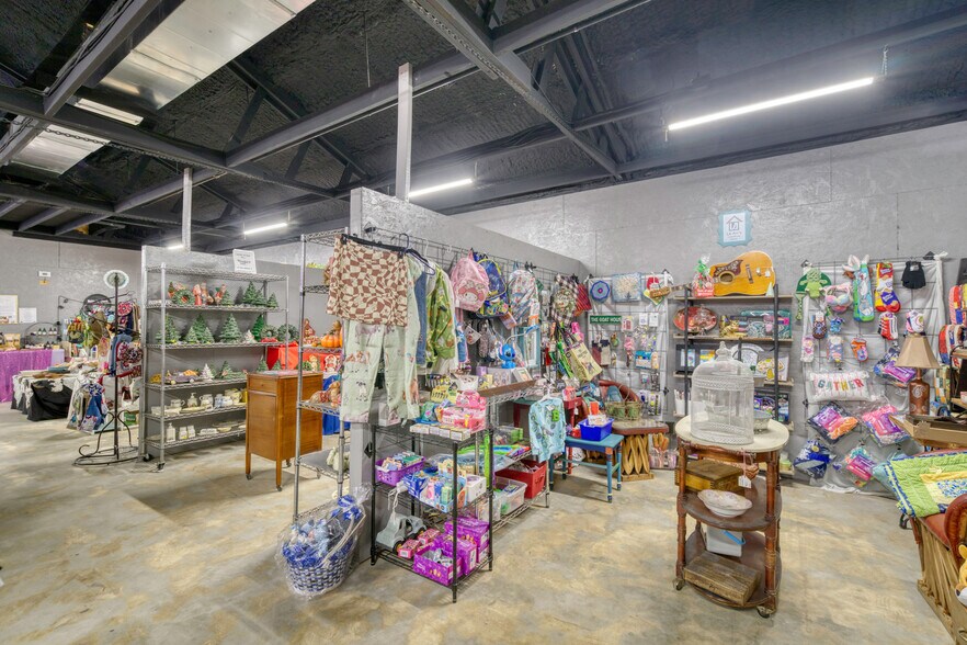 More Photos Of 710 S May St, Madisonville General Retail For Sale