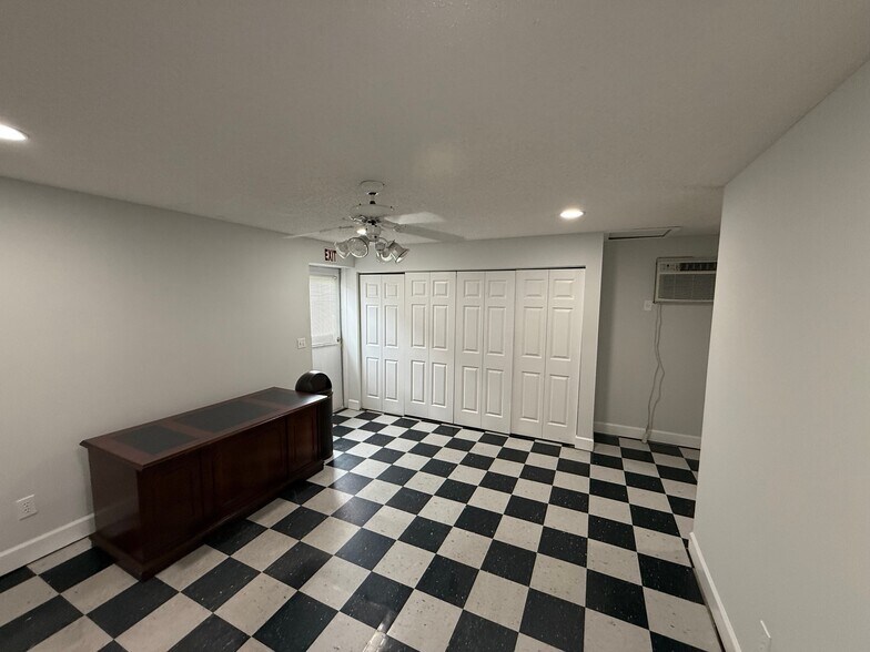 More Photos Of 2124 Frederick Rd, Opelika Light Distribution For Lease