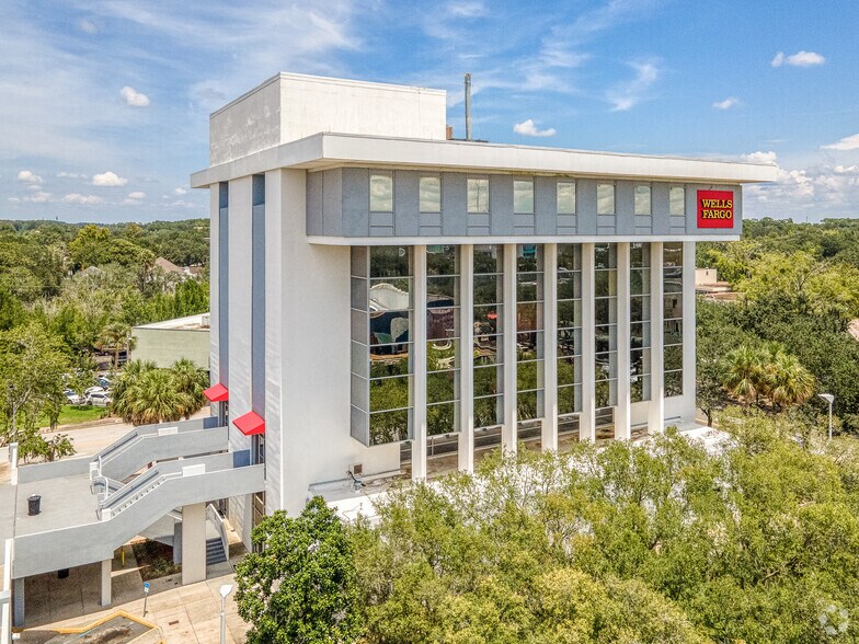 More Photos Of 104 N Main St, Gainesville Office For Lease