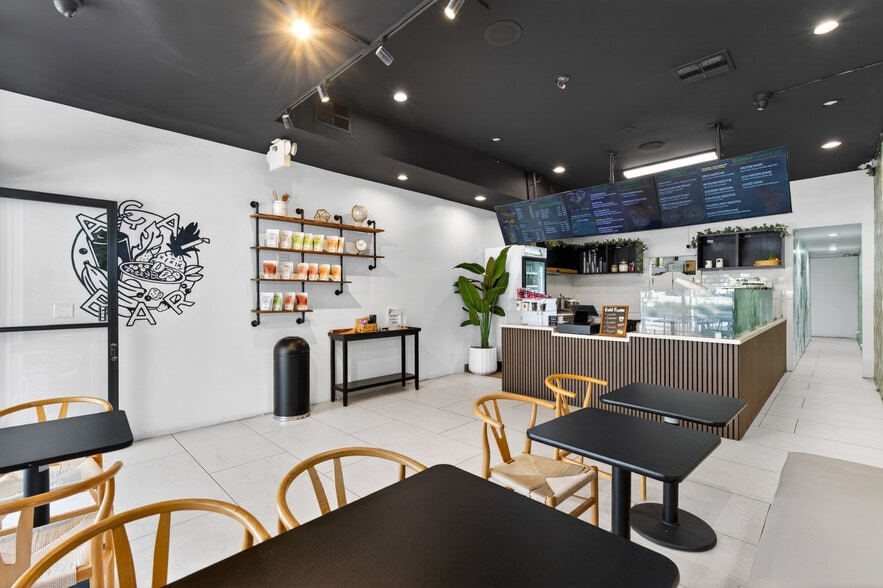 More Photos Of 11925-11927 Ventura Blvd, Studio City Storefront For Lease