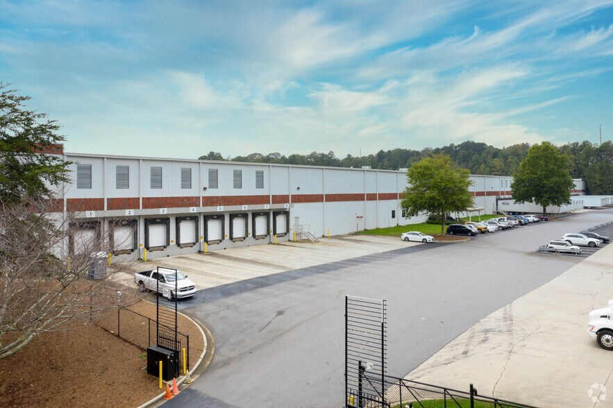 More Photos Of 300 Horizon Dr, Suwanee Warehouse For Lease