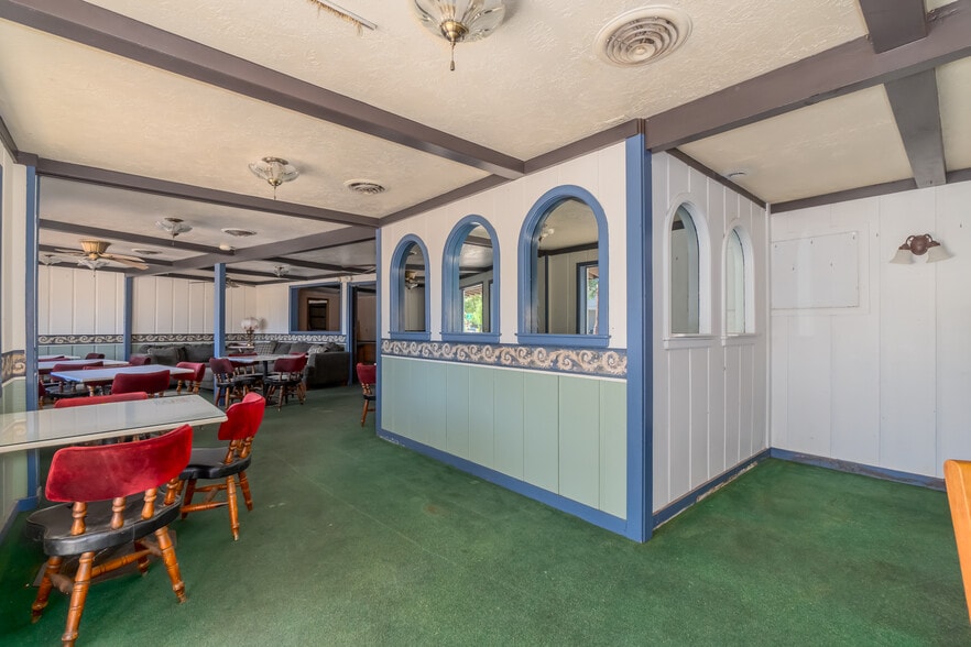 More Photos Of 2509 Lakeshore Blvd, Lakeport Restaurant For Sale