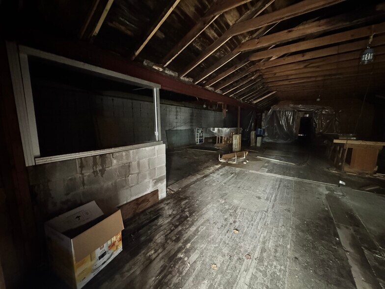More Photos Of 28 S Main St, Cedar Springs Bar For Sale
