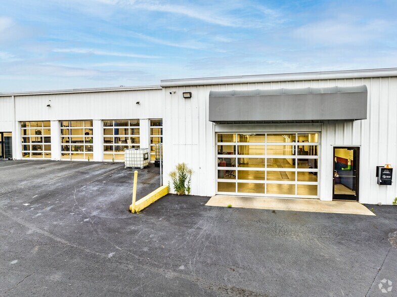 More Photos Of 1809-1811 Gallatin Pike N, Madison Auto Dealership For Lease