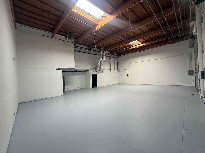 More Photos Of 25809 Business Center Dr, Redlands Industrial For Lease