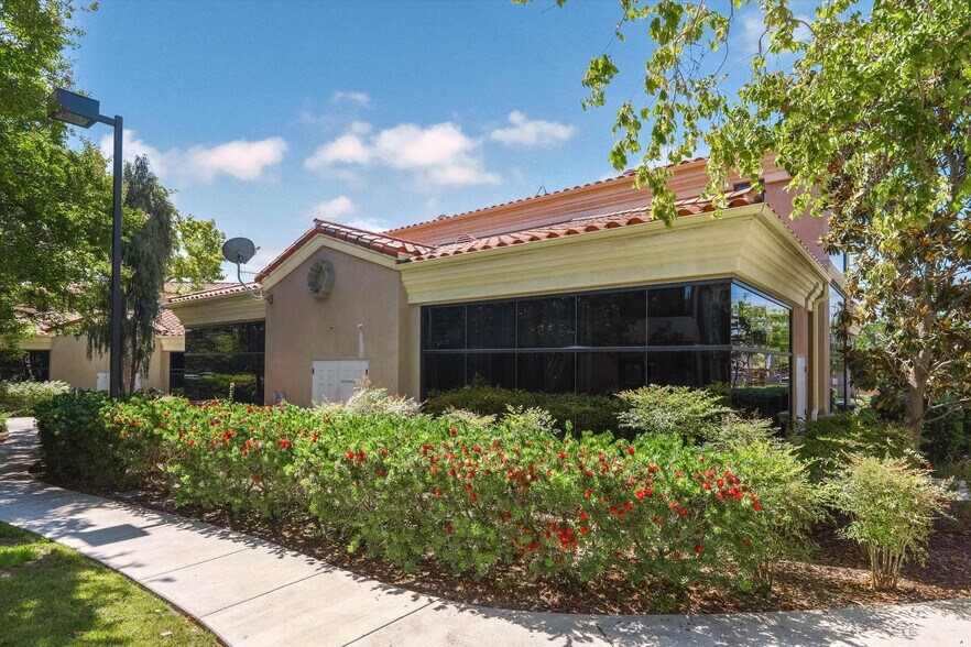 More Photos Of 3215 Old Conejo Rd, Newbury Park Medical For Sale