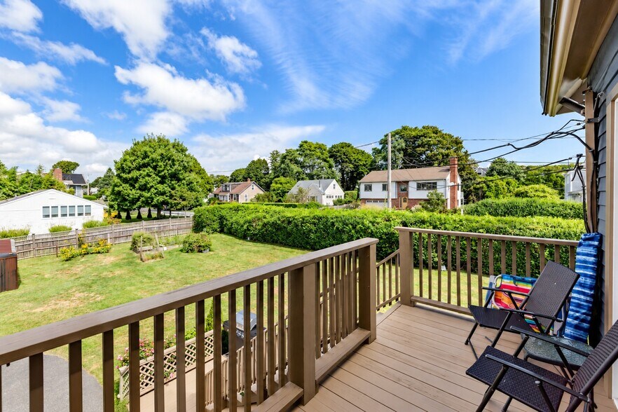 More Photos Of 80 Briarwood Ave, Middletown Apartments For Sale