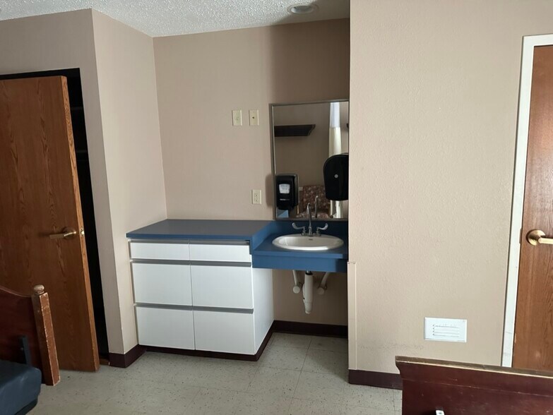 More Photos Of 509 S Buck Rd, Le Roy Skilled Nursing Facility For Sale