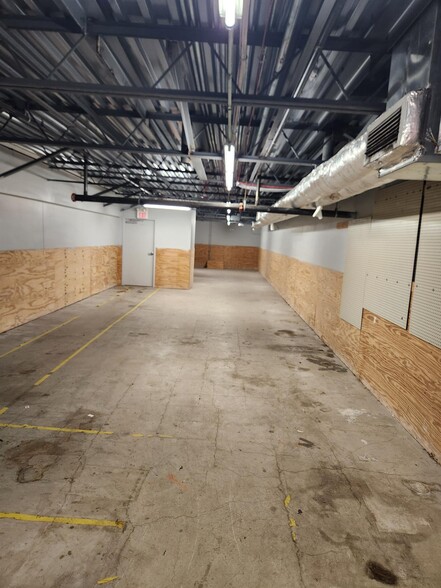 More Photos Of 200 W Northwest Hwy, Palatine Drugstore For Sale