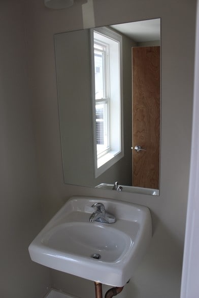 More Photos Of 42 Felton St, Waltham Warehouse For Lease