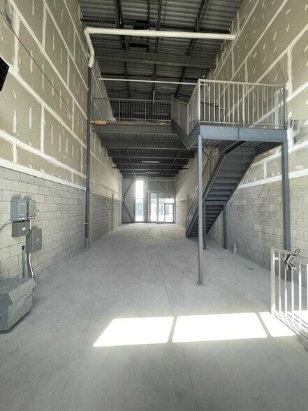 More Photos Of 5266 Solar Dr, Mississauga Manufacturing For Sale